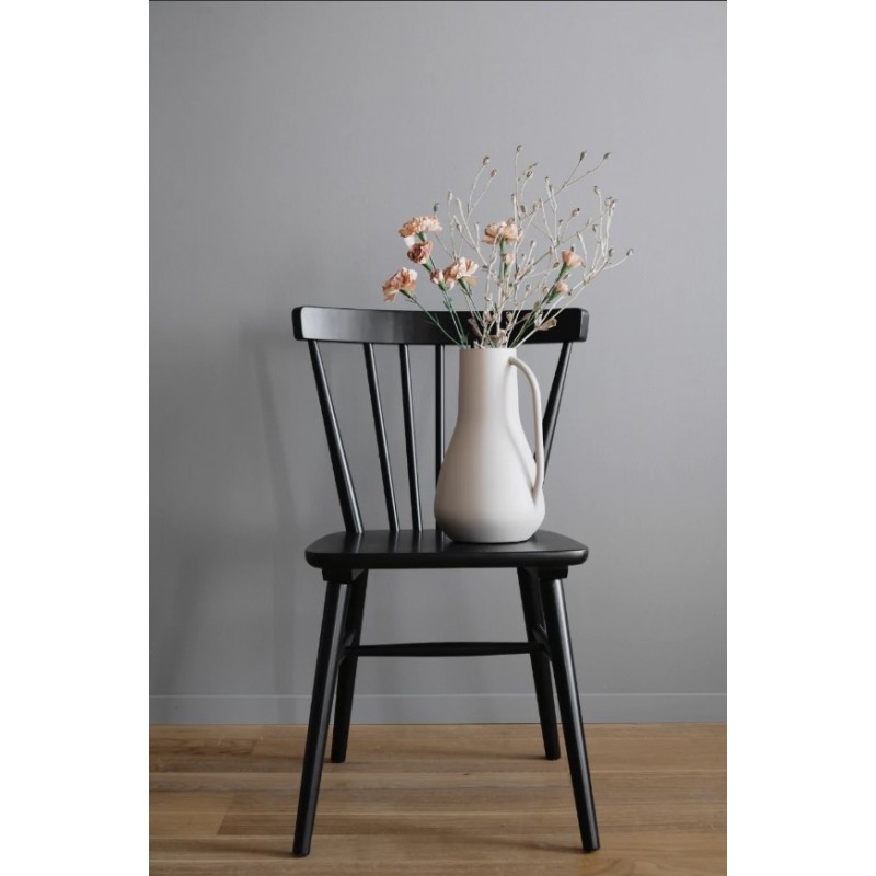 RO Akita chair black